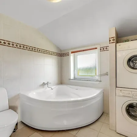 Holiday home Ingbritt - 700m To The Inlet By Interhome